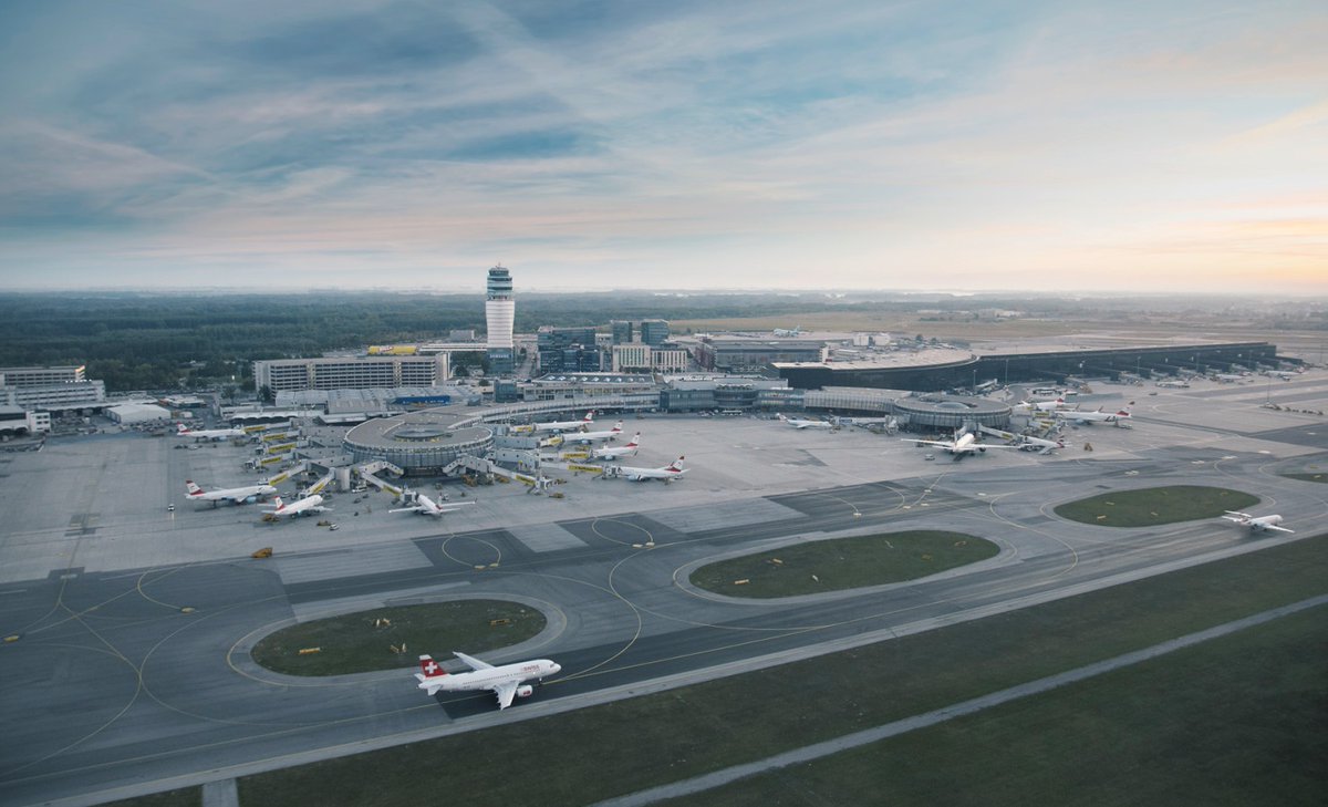 Flughafen Wien Q1-3/2022: Weiter Aufwärtstrend bei Passagieren, Umsatz & Ergebnis, mit 22,3 Mio (Gruppe) & 17,4 Mio (Wien) Passagieren deutliche Verbesserung zum Vorjahr, Umsatz steigt um 85,1% auf € 508 Mio. erfreuliches Periodenergebnis € 109,3 Mio. bit.ly/3AmIbmC