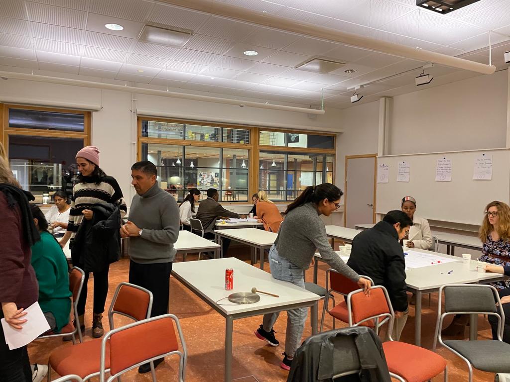 akatingo_int's tweet photo. Akatingo had a great time encouraging students to become change-makers and impact professionals during Global Entrepreneurship Week at Linnaeus University. Thanks to all of you! Good luck with your projects.
 
#akatingo #createpositiveimpact #globalentreprnuershipweek https://t.co/YRAgE5xiWn