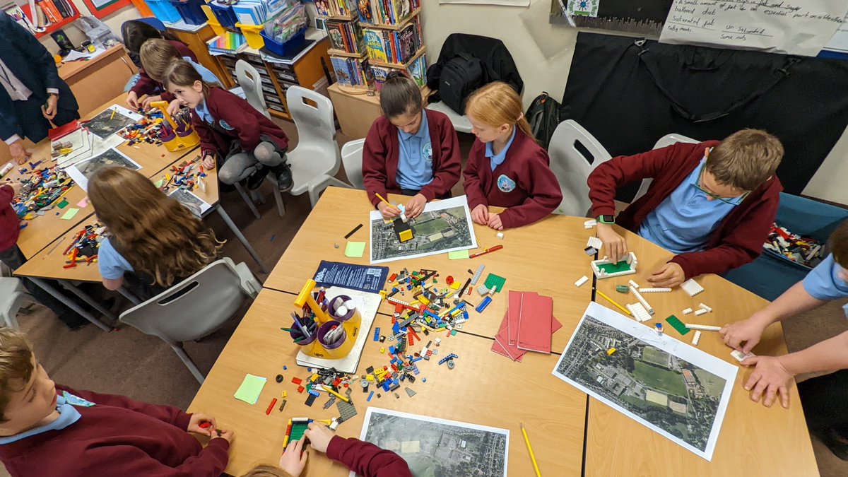 LPCommunity_'s tweet photo. Blwyddyn Pump loved learning about sustainable buildings, and designing a sustainable school from Lego. #lookingafterwalesandtheworld https://t.co/mKYhtcZ1lN