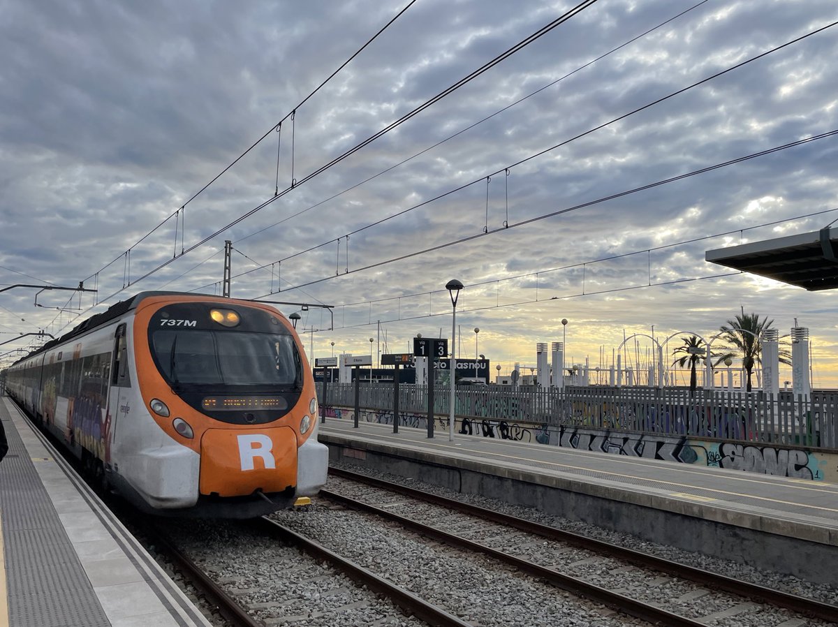 llumat's tweet image. Bon dia @rodalies, si us agrada la podeu guardar!!! 🚂