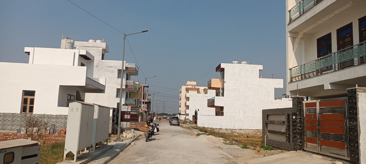 KuberEstate's tweet photo. Your own home is not just a building of bricks, your dreams are the result of struggle and memories.Delhi NCR's pollution free city Farukhnagar has come up on a budget in Gurgaon, Haryana Government's Deen Dayal Jan Awas Yojana plotting township which is fully ready to build 🏘️ https://t.co/0KLJ2RFzgs
