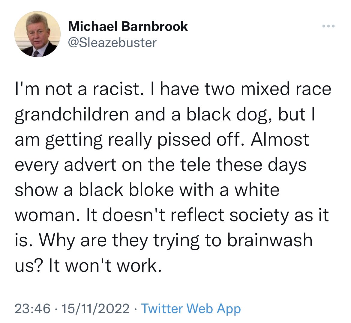 NOT THE BLACK DOG 😭
Slow clap for this chap improving race relations, one dog at a time!! 👏🏿🌝👏🏿