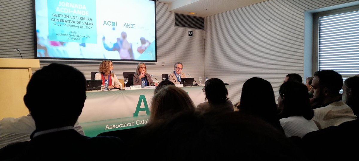 Infermeres_ACDI's tweet photo. "Hem de fer el gran canvi. Obrir la mirada infermera i veure què aportem de valor al sistema de salut i a la societat" diu la presidenta de l'ACDI, Marga Esteve, a la jornada sobre gestió infermera #ACDIANDE #infermeres #gestió https://t.co/q2imwKM01U