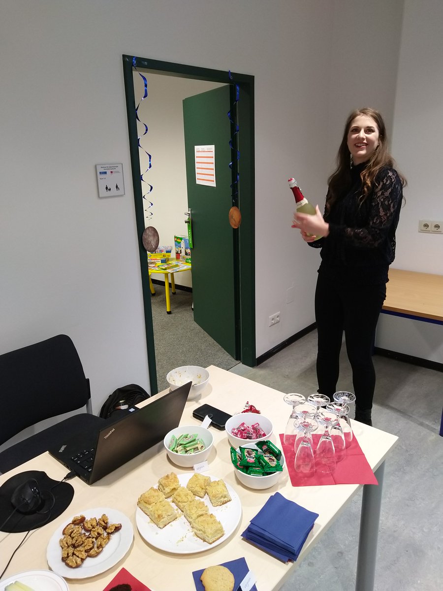 BinaryNr's tweet image. Time to celebrate the opening of a multi-purpose room at the @mpi_grav in Hannover. A place to come if you need to bring your children to work or to have a quiet place when needed. Big thanks to the #diversity committee for making the institute better.
FO