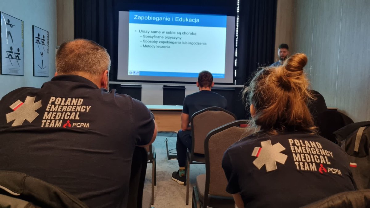 RatownicyPCPM's tweet photo. No i zrobione!
Szkolenie INTERNATIONAL TRAUMA LIFE SUPPORT, czyli z postępowania z pacjentem po urazie w opiece przedszpitalnej. Kurs kończymy certyfikatem ITLS provider. To jedno z międzynarodowych towarzystw, które publikuje wytyczne z tego zakresu.
#RatownicyPCPM #PCPM https://t.co/vj7xlqoAGE