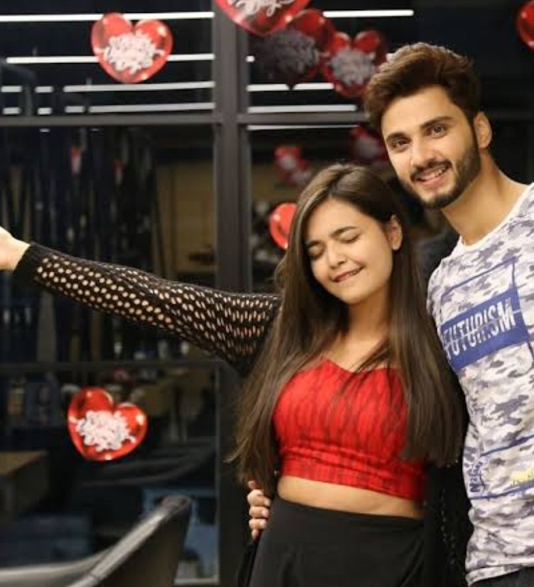 Jazmine84030109's tweet photo. Waiting for the bb6 winners ..
They have to win ...

 FIERCE AND FAIR ROHIT SAHNI

#rohitsahni #BiggBossTelugu6 https://t.co/oEAiPc3kc0