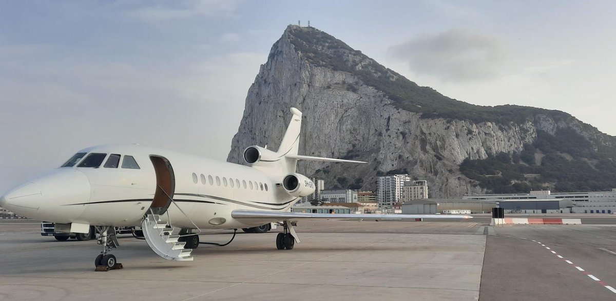 HarmonyJets's tweet image. Back to Gibraltar, but this time with the Falcon 900B. ✨

#VIPflight #Privatejet #Aircraft #Dassaultfalcon #Harmonyjets #Gibraltar #Falcon900