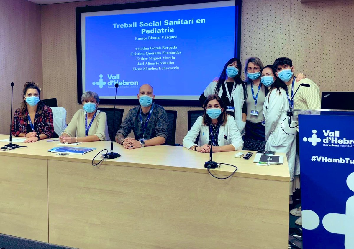💥Ahir a la sessió clínica de l’Hospital Infantil i de la Dona <a href="/vallhebron/">Vall d'Hebron</a> l’equip de #TSSanitariVH va presentar la intervenció del Treball Social Sanitari en Pediatria. <a href="/EuniceBlaVa/">Eunice BlancoVázquez</a> <a href="/Elenasc20/">Elena Sanchez</a> <a href="/vcanovasqueralt/">Víctor Cánovas Queralt</a> <a href="/Carlosmarzo1972/">Carlos Cazalla Soria 🧏🏻‍♂️💪🏼🏥🤝</a> <a href="/ClaraSaMar/">Clara Sánchez 🧏🏻‍♀️💪🏻🏥🤝</a>