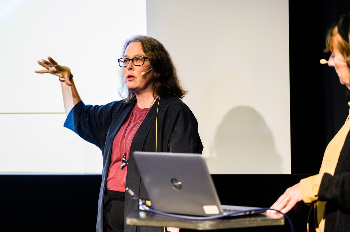 liu_universitet's tweet photo. "De beskrev det som att de mådde bra av att spela. Att de löste uppdrag och kände sig bekräftade", säger LiU-forskaren Kristin Alfredsson Ågren om att online bland unga med funktionshinder ger kompetens.  https://t.co/gqOsecGHEF
#gaming #spel #forskning https://t.co/XEP9Y3GQgH