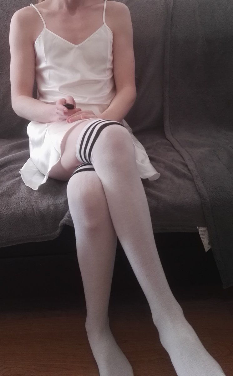 CTN871's tweet photo. #sissy #crossdressing #crossdresser #femboy #feminization #stocking #chastity #buttplug #nylon #anal #german #gurl #feet https://t.co/F3jNTCAnEy