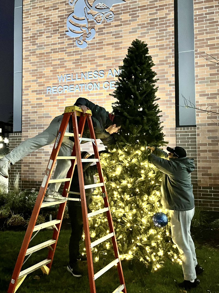 sga_sau's tweet photo. Tis The Season! https://t.co/A3LwxMfRH7