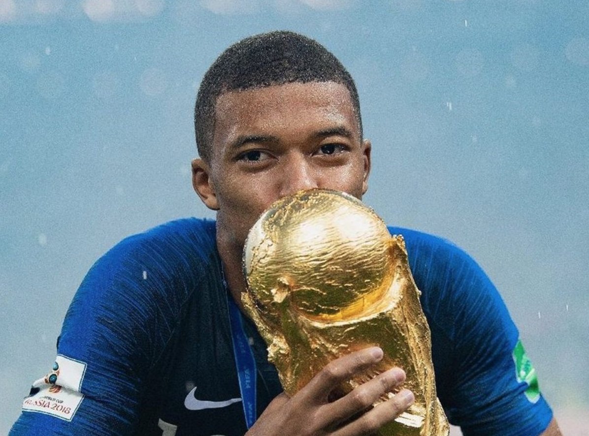 Nike has released its official advert for the 2022 FIFA World Cup which sees current stars go up against legends who paved the way. 🤩 Check it out! ➡️ bit.ly/3UUfZzA #FanPark