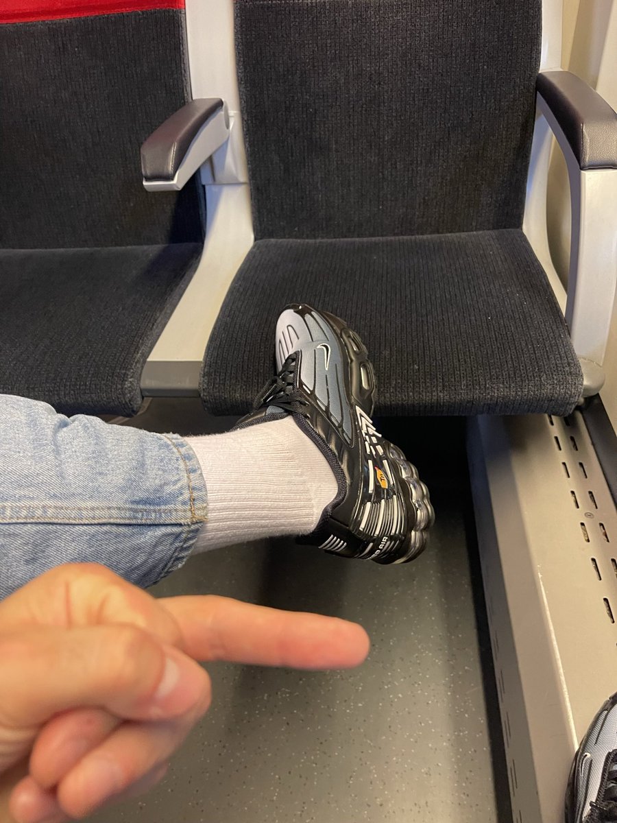 forget_vienna's tweet photo. @hbsneaks97 😈😈🤙🏻 https://t.co/coiZtKqboS