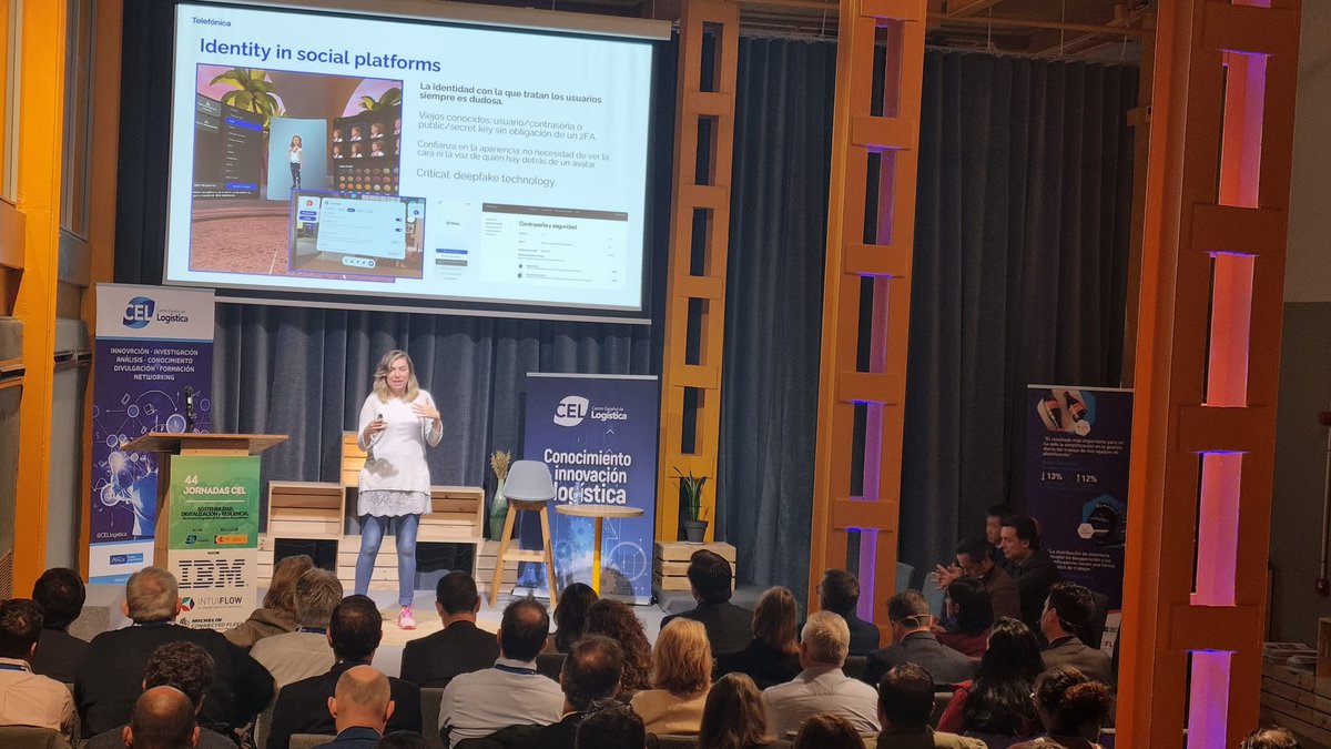 #44JornadasCEL |🔹[METAVERSO]🔹 Como no podía ser de otra manera, si hablamos de digitalización, es obligatorio hacer referencia a las tecnologías inmersivas. Es por eso que hoy nos acompaña Yaiza Rubio Viñuela, Chief Metaverso Officer en <a href="/Telefonica/">Telefónica</a> .
