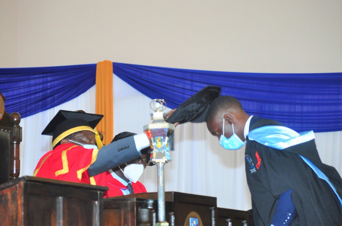 SirSelemani's tweet image. On Friday the 11th of November 2022, a BSc (Hon) in Informatics Degree (Cum Laude) came home! I am now a certified Informatician. It can only be God. Please officially welcome me in the corporate world.
#Informatics #DataScience #DataAnalytics #ArtificialIntelligence