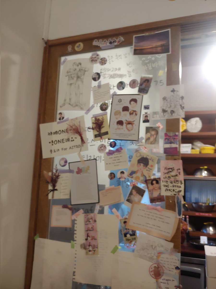 So i went to Moonbin's family chicken restaurant with my friend (is close to my university) and they have bin's and billie member's sign