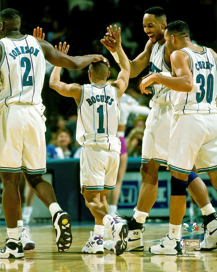 Clutch-23 Production (@clutch23product) on Twitter photo CONCOURS - Je vous propose de gagner ce fabuleux Jersey "signé"(JSA) par le légendaire meneur de 1.60m des <a href="/hornets/">Charlotte Hornets</a> , MR Tyrone "Muggsy" Bogues🔥
<a href="/MuggsyBogues/">Tyrone Muggsy Bogues</a> ❤️
Artefacts collector à encadrer🥰
Pour participer :
1- Liker l'annonce 2- Partager l'annonce 3- ME FOLLOW 🔥🙏 CONCOURS - Je vous propose de gagner ce fabuleux Jersey "signé"(JSA) par le légendaire meneur de 1.60m des <a href="/hornets/">Charlotte Hornets</a> , MR Tyrone "Muggsy" Bogues🔥
<a href="/MuggsyBogues/">Tyrone Muggsy Bogues</a> ❤️
Artefacts collector à encadrer🥰
Pour participer :
1- Liker l'annonce 2- Partager l'annonce 3- ME FOLLOW 🔥🙏