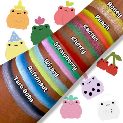 グリステンのかえるちゃんパレットかわい〜!と思ったらアイライナーパレットなのね 水ブラシで溶いて使わないといけないみたいで難しいな…… 
