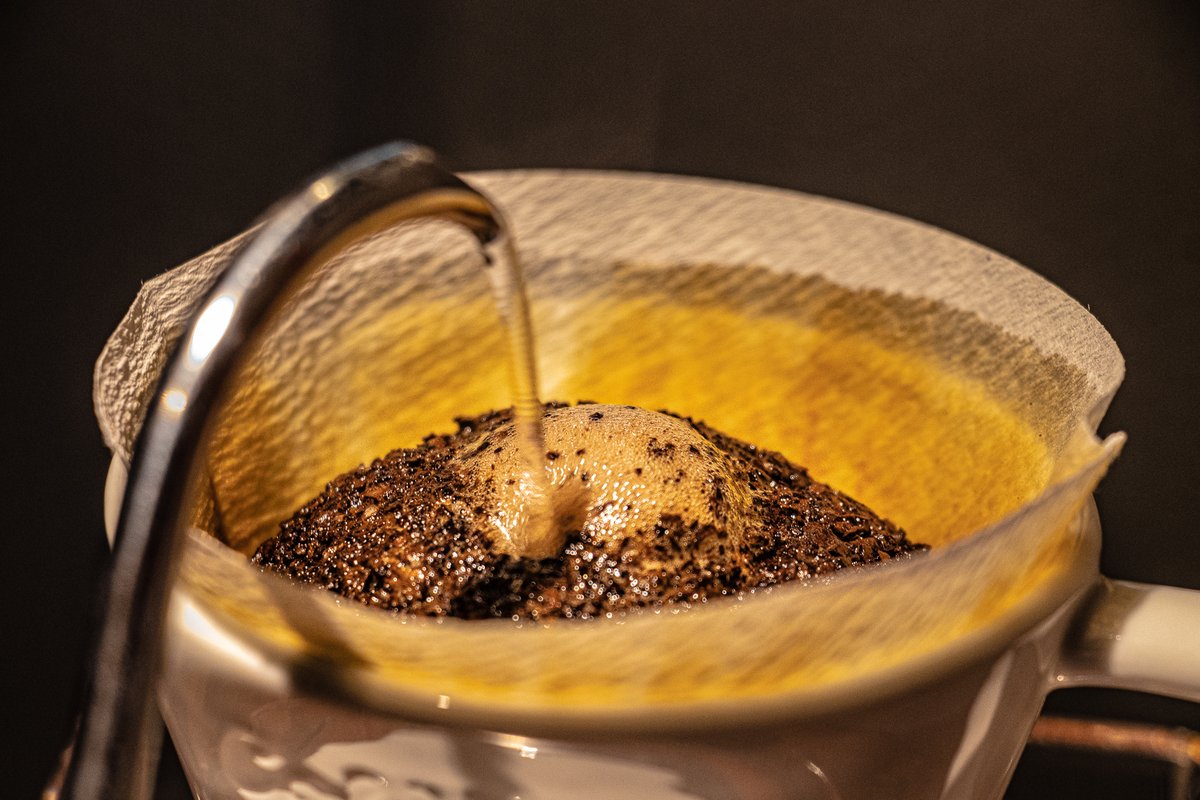 one_coffee_'s tweet photo. 夜もかなり冷え込んできたのでそんな時は、ホットコーヒーで一息。部屋中に広がるコーヒーの香りで今日一日の疲れを癒します。
▶︎https://t.co/YmtsOzPxui
#コーヒー #スペシャリティコーヒー #コーヒー豆 #コーヒー豆販売 #コーヒー通販 #コーヒー好き #珈琲 #自家焙煎珈琲 #coffee https://t.co/LiiQVvzd6e