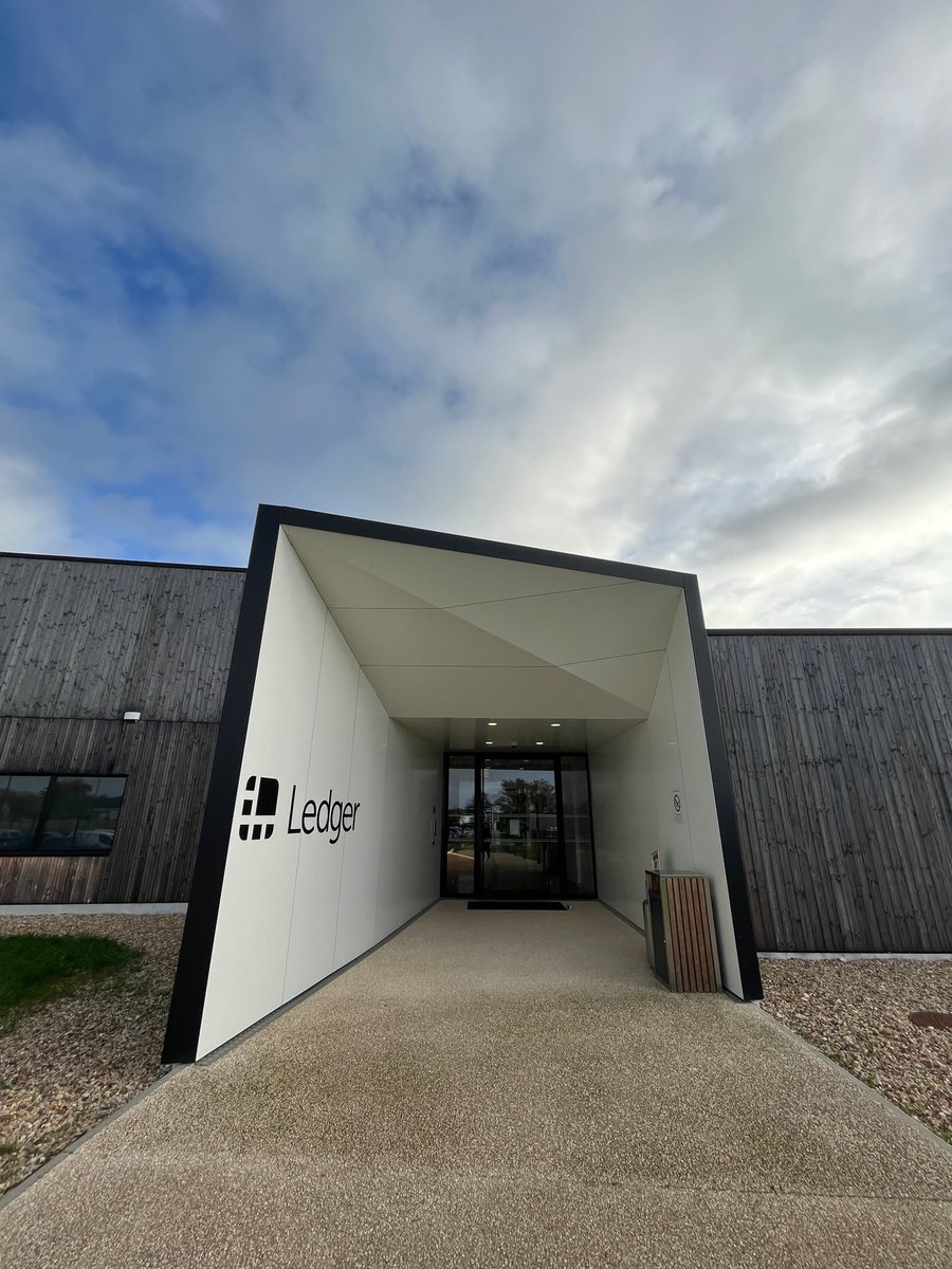 Ledger's tweet image. Welcome to Vierzon! 

Ledger produces and ships our hardware products from here.

In the next two days, we will be hosting the LedgerOp3n Developer Experience for developers from all around the world. 

Top projects will be presented at Ledger Op3n in Paris on Dec 7th!