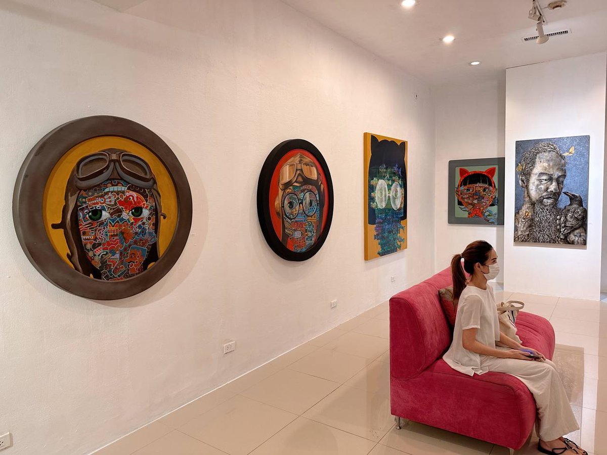 zaapstudio's tweet photo. Let’s take a break from this quagmire and enjoy some art Frens 🎨

We recently visited Pramaul’s art gallery, the creator of Beyond Face NFT collection on ZAAP. 

These paintings could be hanging on your wall. 

Learn how 👇
https://t.co/Q7KvTwDXDg https://t.co/9JkZfiVSMP