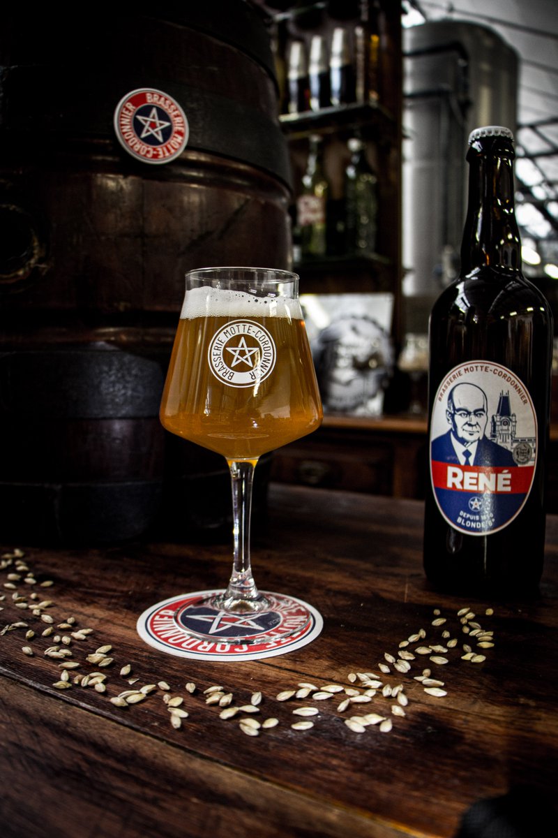 Pourquoi pas prendre une René avant un petit Beaujolais ? 🍺🍷

On en profite pour vous dévoiler nos verres à pied. 🤫

#beaujolais #beaujolaisnouveau #biere #brasserie