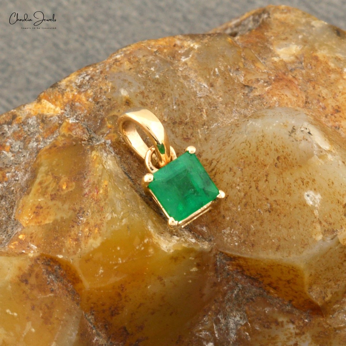 Natural Emerald Gemstone Pendant |
#etsy #emeraldgemstonependant #14kyellowgold #maybirthstonejewelry #weddinggiftforher etsy.me/3hSiNPD