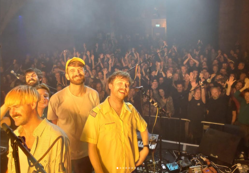 HPP_Mermaids's tweet image. Pinched this from Fox's Instagram (sorry @f0arks) - it captures the mood perfectly after the @plasticmermaids show at @villageundrgrnd on Tuesday. An amazing end to an amazing tour!