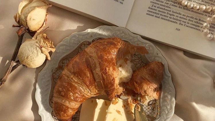 malusokay's tweet photo. Enjoying some fancy croissants 🥐 ✨ https://t.co/ky37TOE6Vp