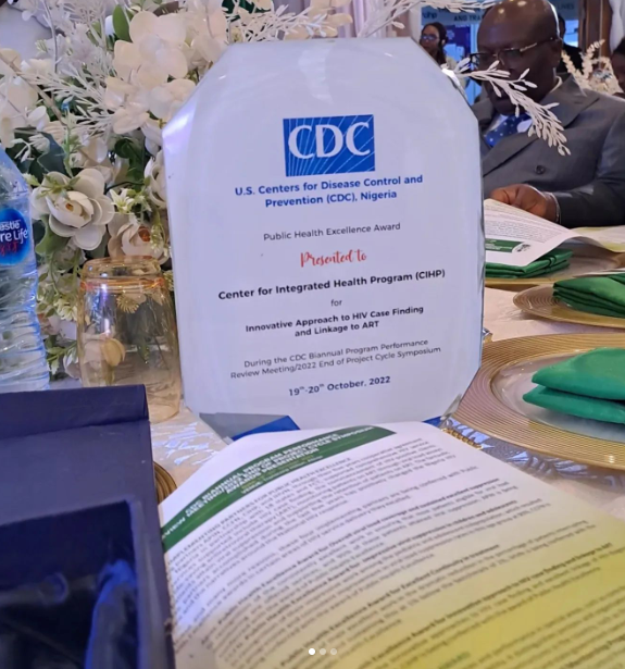 cihp_ng's tweet photo. CIHP bags the award of #Public Health Excellence for innovative approach to HIV case finding and linkage to ART at the CDC biannual program performance review meeting/symposium. #cihp #CDC #PEARLproject #publichealth #epidemiccontrol #hivprogram #excellence https://t.co/vL4twnvT3N