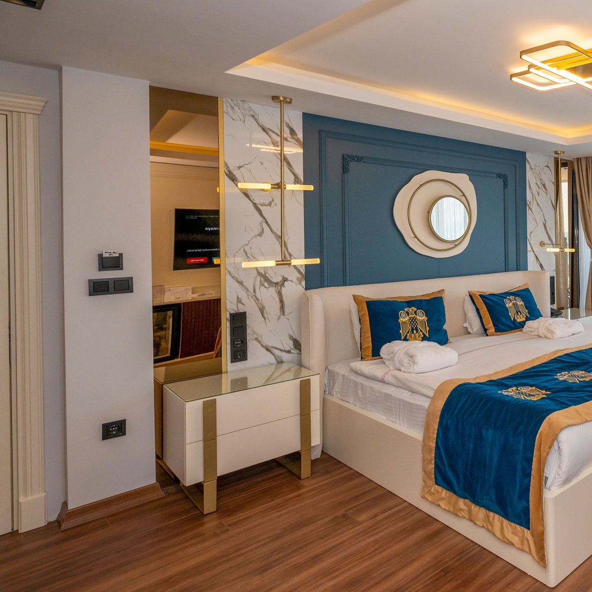 HotelByzantium's tweet photo. Cherish the memories you have with us. ✨
#byzantiumhotel #peaceful #istanbul #estambul #turkey #hotelrooms #roominspiration #bedroom #staycation #roomstyle #bosphorusview https://t.co/vubz5wB57P