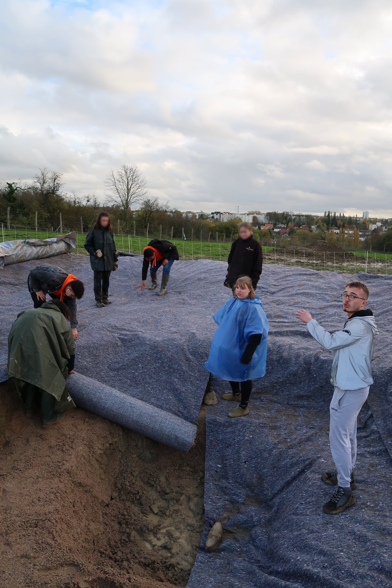 ucgrandest's tweet photo. Hier, une partie des volontaires de l'équipe COOP'R de Metz est allée prêter main forte au CPN Coquelicots sur les Hauts de Vallières pour la construction d'une marre. Bravo à eux et merci au CPN pour leur accueil chaleureux ! @uniscite @ServiceCivique @BornyBuzz
#UnisCite https://t.co/r2UDlF6VKT