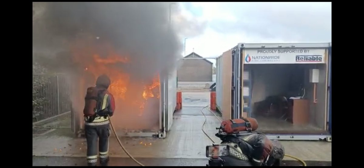 Two identical side by side room layouts. One with sprinklers one without. Sprinklers kicked in after 2 minutes on the right hand side and FFs kicked in at 8 minutes on the left. <a href="/BAFSAfocus/">BAFSA</a> <a href="/NFCC_FireChiefs/">National Fire Chiefs Council</a> <a href="/ifeglobal/">The Institution of Fire Engineers</a>