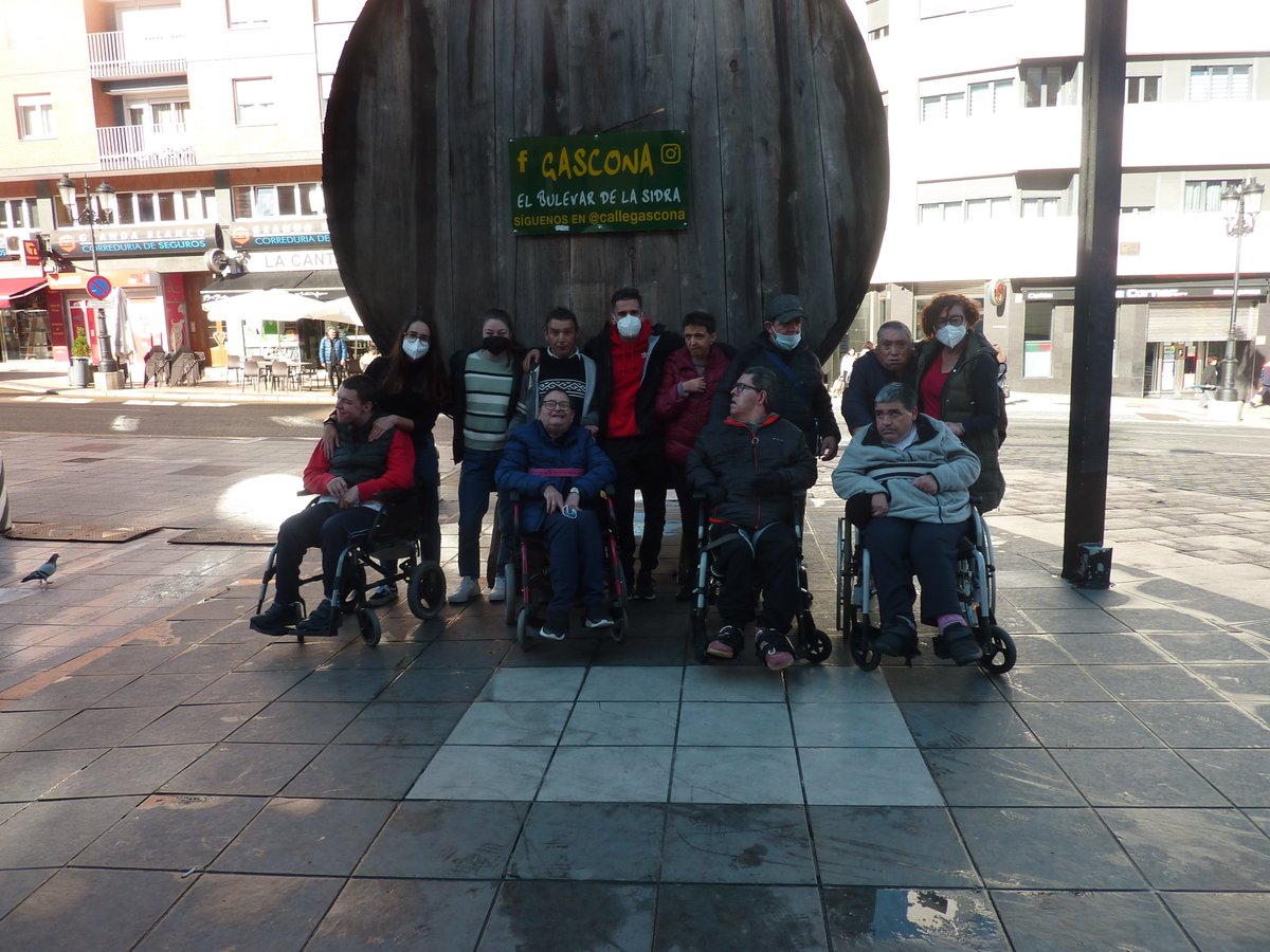 aspaceasturias's tweet photo. Ayer salimos a dar un paseo por #elvasco, donde nos enseñaron la sidrería @TierrAstur y tomamos algo en la @lacompeoviedo
#ods3 #ods4 #ods17 #ConfeASPACE #SomosASPACE #oviedo #asturias #comerciolocal https://t.co/VkVs8eYklW