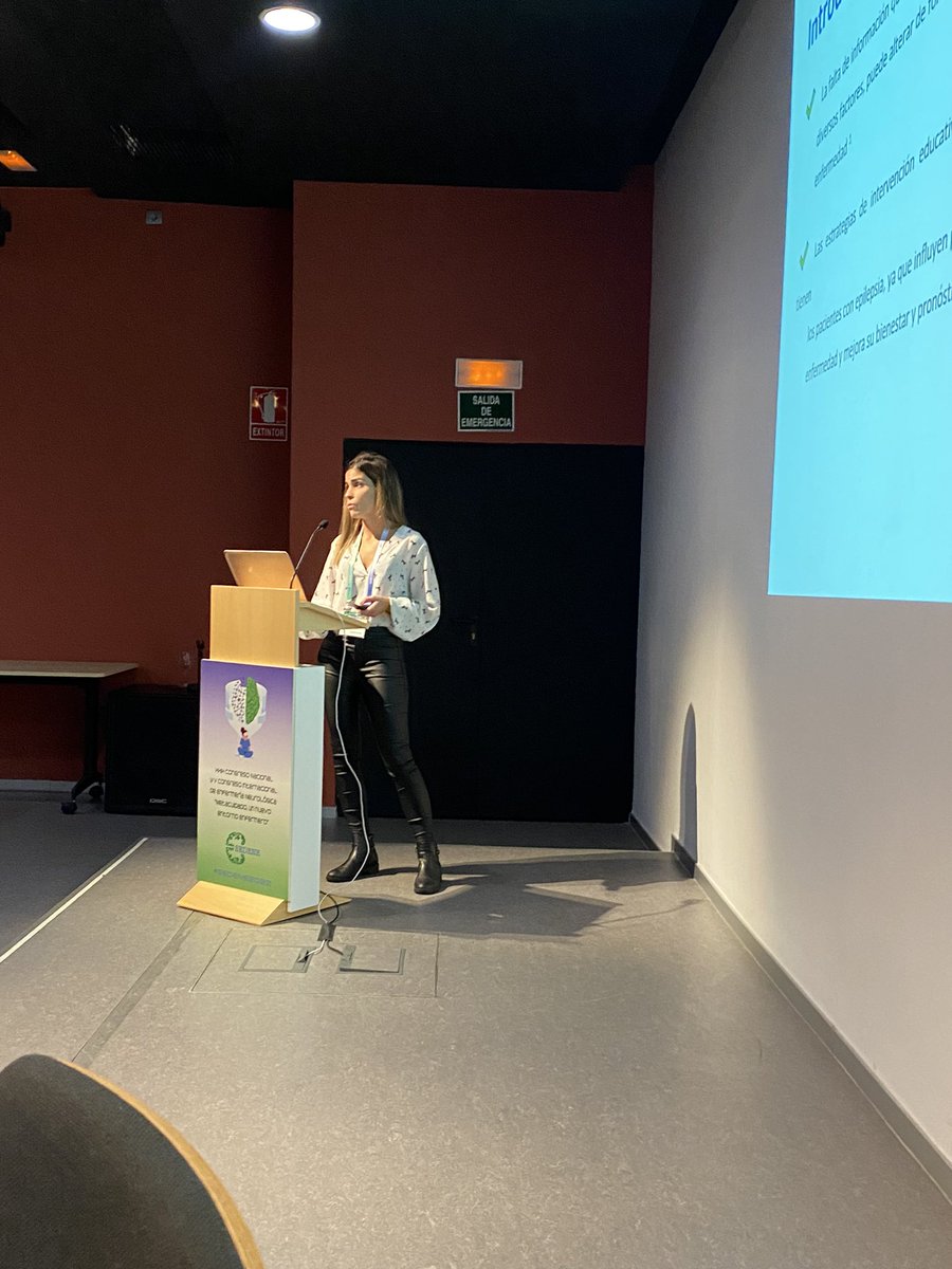 Lali_Gine's tweet photo. Felicidades @nadia_puertas, por la presentación de EPICAP. Es un proyecto de educación sanitaria para las personas que sufren #epilepsia.

Es un placer aprender de una gran referente en #epilepsia del @vallhebron 

#NeurocienciesVH https://t.co/oEZgE5tofJ