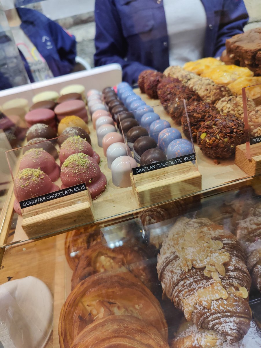 Chocolates delivered to @CloudPickercoff on Pearse street 💖
Get them before they're gone... New flavours coming next week! 🙌