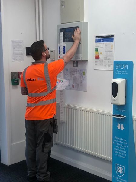 VulcanFire1's tweet photo. Fire alarm servicing, fire alarm small works and fire damper installation in a local school #manchester

#firealarmsystem #firedampers #firealarm #installation https://t.co/GUJfpt7XQ3