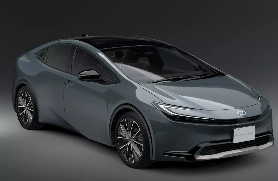 ToyotaSefCarMil's tweet photo. Toyota Prius 2023 Full Hybrid Plug 🔌 in Prossimamente da  Sef Car #Milano.... #NewPrius #prius2023 #toyotaprius #automotive https://t.co/7FEBT7DeXx