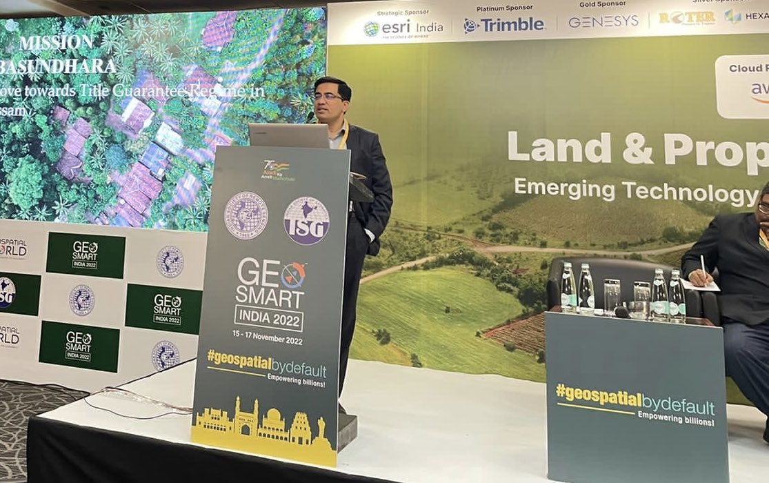 GoShantanu's tweet image. Represented Assam in #GeOSmartIndia 2020 #geospatialbydefault and presented its flagship scheme ⁦@basundharaassam⁩.