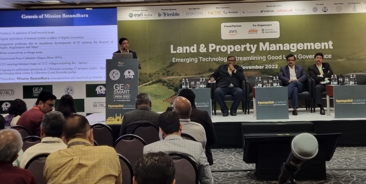 GoShantanu's tweet image. Represented Assam in #GeOSmartIndia 2020 #geospatialbydefault and presented its flagship scheme ⁦@basundharaassam⁩.