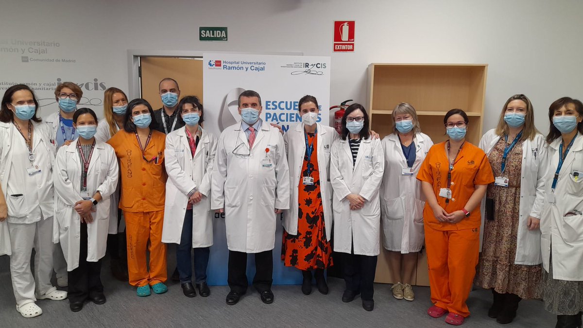 Comparten experiencias, resuelven dudas, reciben información multidisciplinar, escuchan testimonios de quienes ya lo han superado.
 En la Escuela de Pacientes de #CáncerDePulmón del #HospitalRamónYCajal.

👂En <a href="/radio5_rne/">Radio 5</a>, con pacientes y Dra. Olmedo.
👇
🎧play.rtve.es/a/6738162/