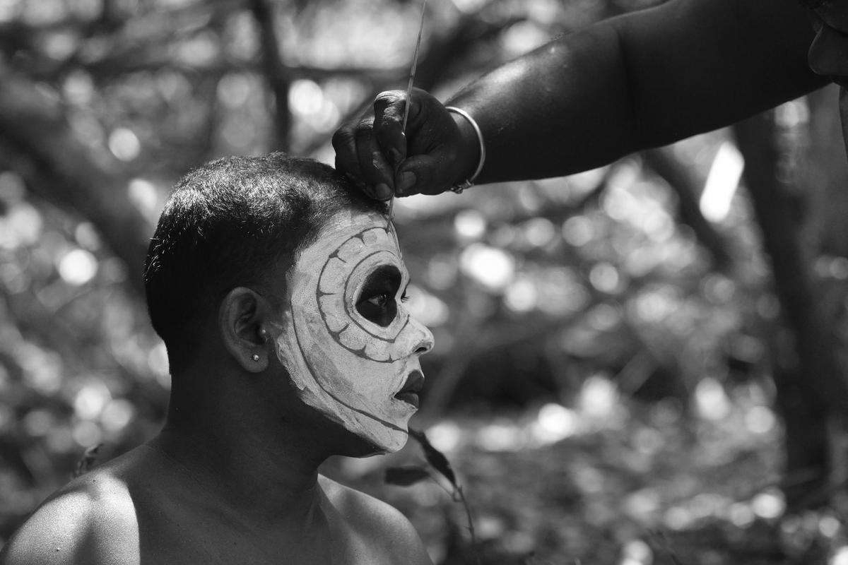*NEW* PHOTO ESSAY | #Theyyam, a ritual dance form performed in northern #Kerala &amp; parts of southern #Karnataka, has been subversively empowering for certain communities.

Text &amp; photos by <a href="/KakkatThulasi/">Thulasi Kakkat</a>.

frontline.thehindu.com/arts-and-cultu…