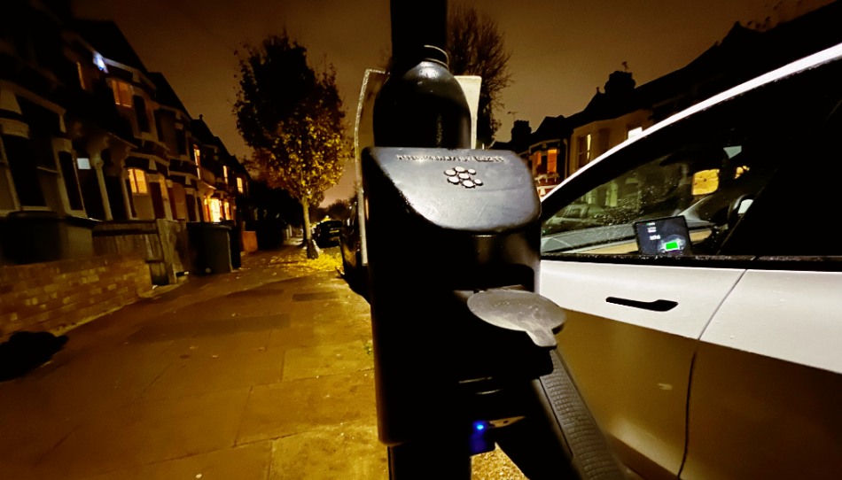 zap_map's tweet photo. Zap-Pay partner @char_gy has announced the launch of a new Night Saver tariff to help #EV drivers manage their #energybills.

Launching in December, the #tariff will enable drivers to charge their EV at the most #costeffective time.

Find out more  👉  https://t.co/wflof32pXO https://t.co/Cp1pWnXAAC