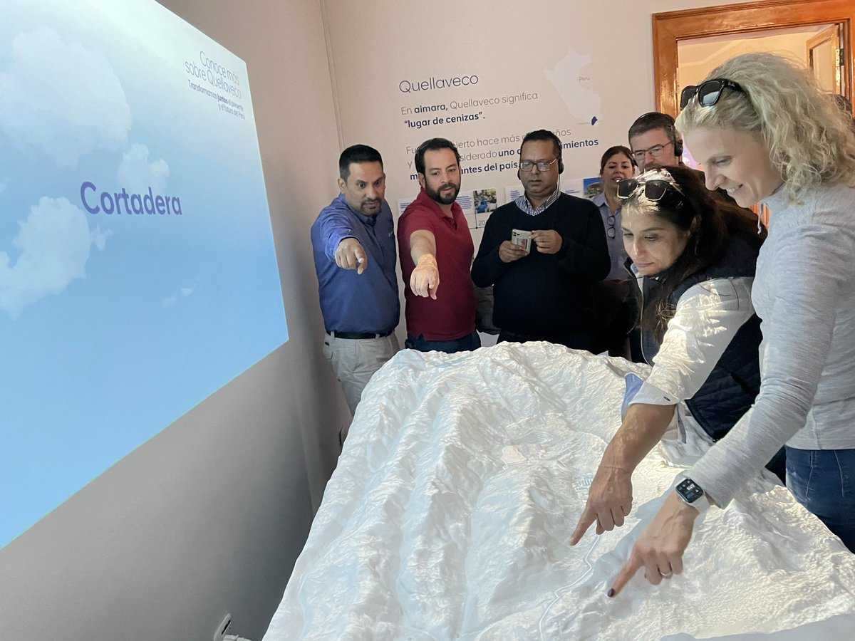 Last week I had the privilege to be joined by my colleagues for a visit to our #Quellaveco operation - the biggest and first 100% digital #Copper mine in Peru. 

It was inspiring to see how our colleagues in Peru are re-imagining mining to improve people’s lives.