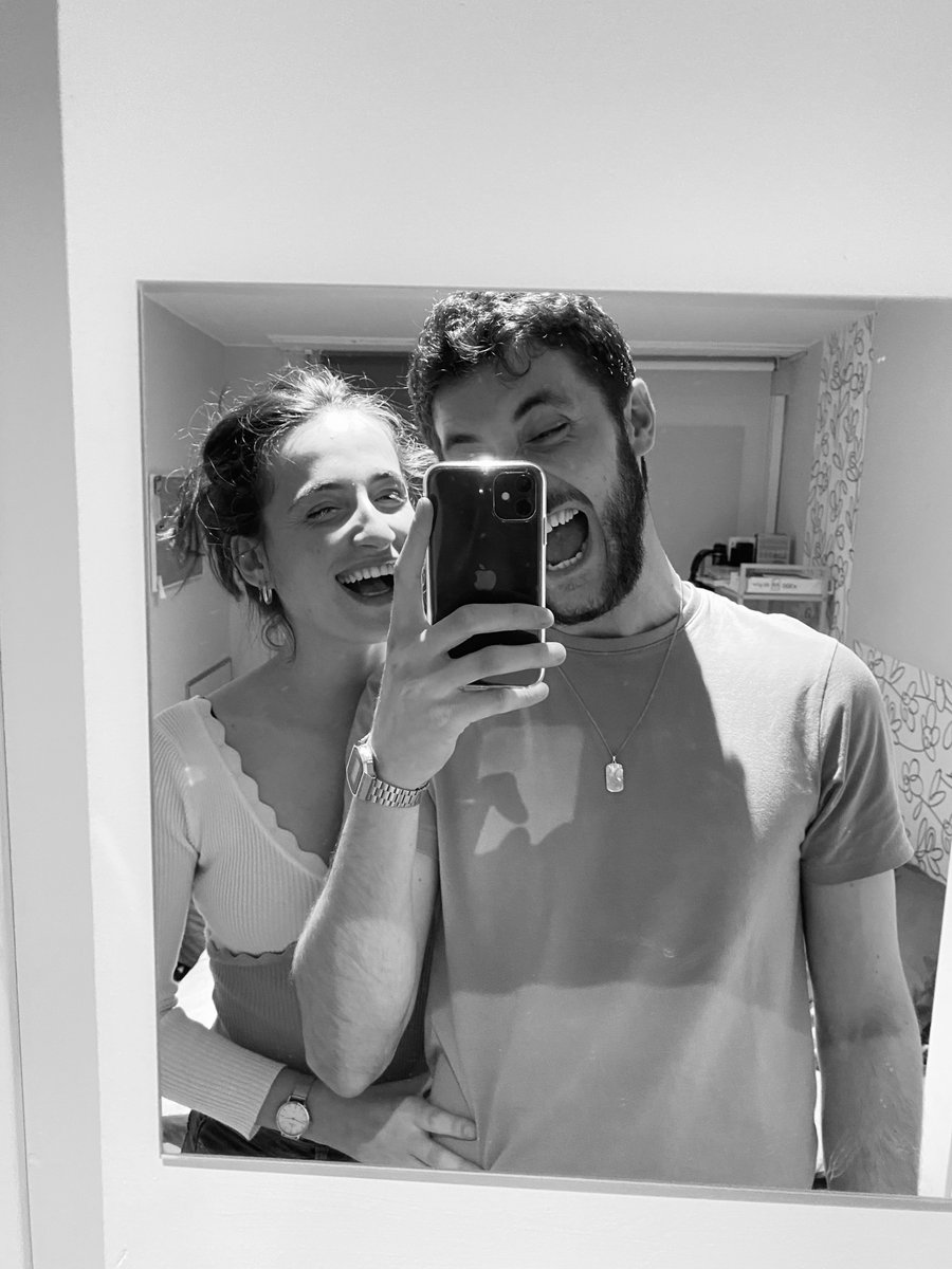 MariaTrallero's tweet photo. Mañana hace un año que nacho y yo estamos juntos, y soy tan feliz a su lado que a veces pienso que cualquier día me caerá un rayo o algo parecido, porque no es justo con el equilibrio del universo esta acumulación de suerte y bienestar https://t.co/maffqYFlFH