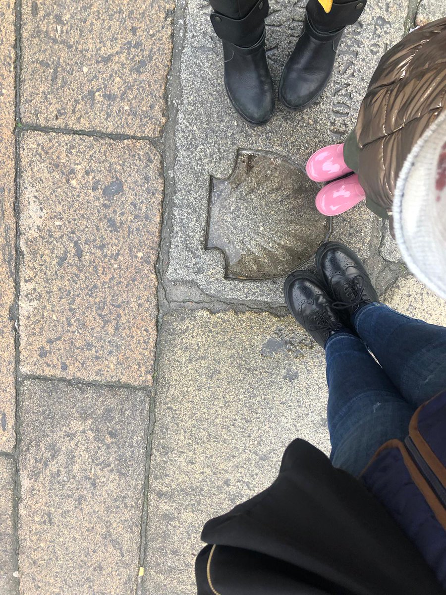 CarmelaVonTrapp's tweet photo. Arrived ....#SantiagodeCompostela #Galicia #jakobsweg #pilgrims #peregrinos https://t.co/xCoXKCw4PM