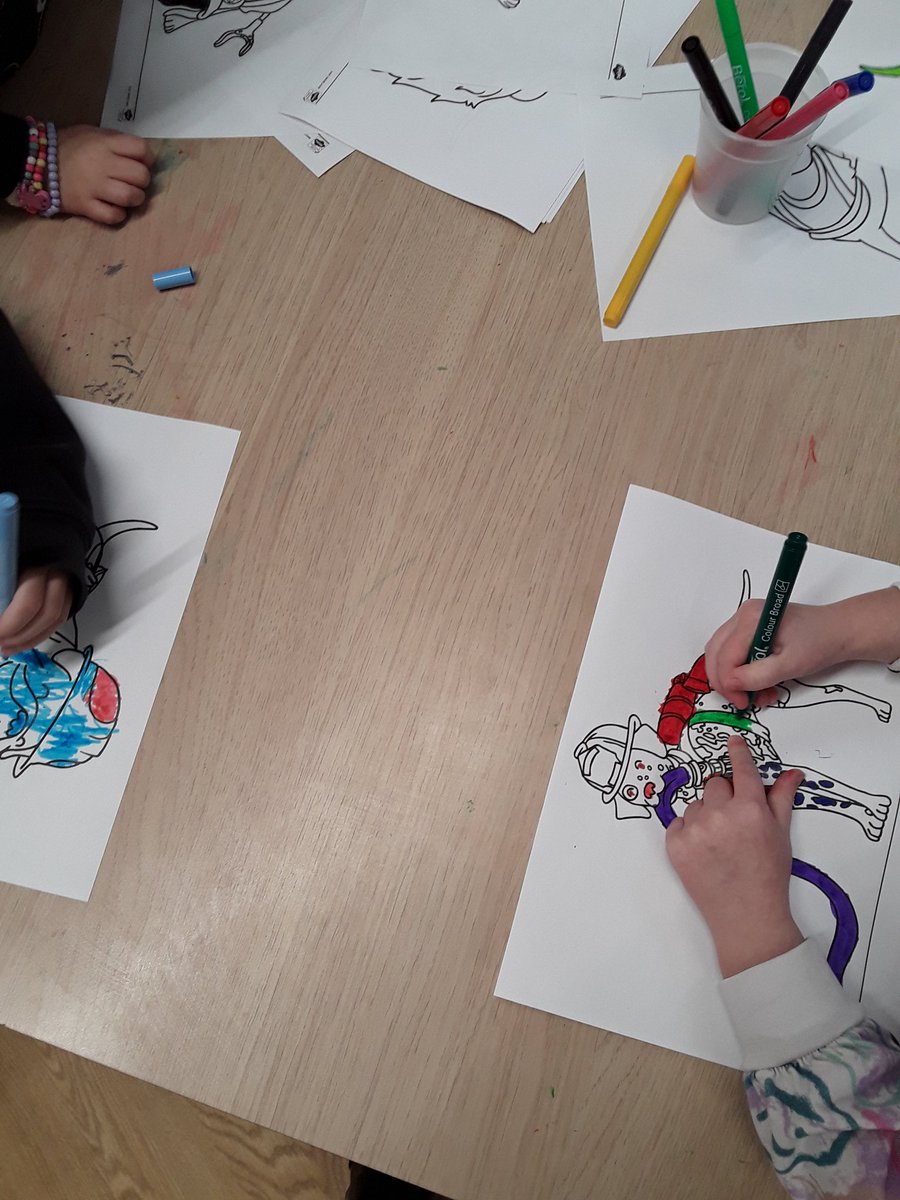 Badgers have been thinking about working dogs this morning. We sang B-I-N-G-O and watched a video of a sheep dog and a guide dog, talking about what their job is. #worldnurseryrhymeweek #BINGO #workingdogs