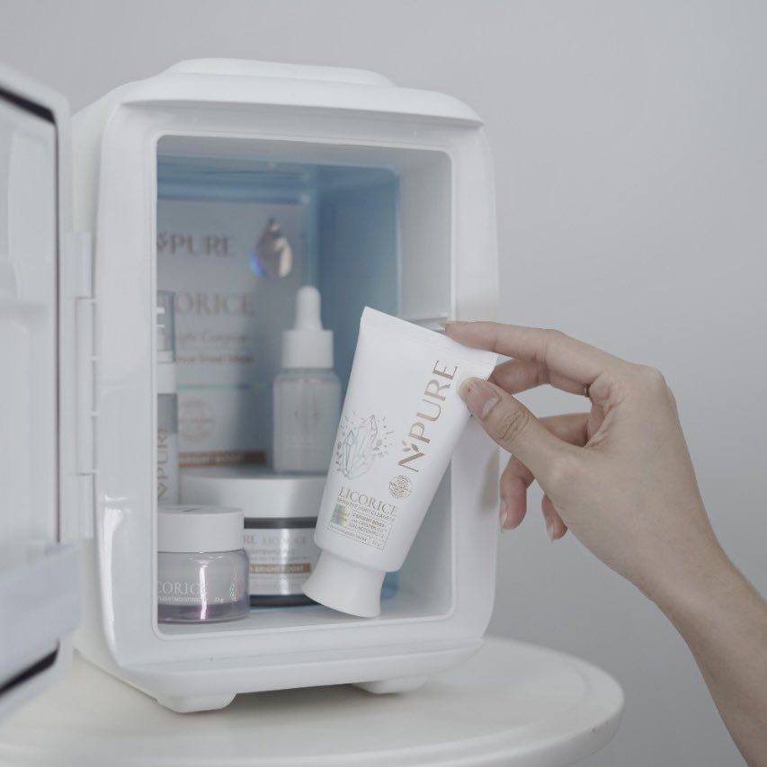 NPUREOFFICIAL's tweet image. ‼️NPURE 5th ANNIVERSARY GIVEAWAY ‼️

Ada 2 kulkas skincare GRATIS menunggu kalian~

Cara ikut giveaway:
1. Follow @NPUREOFFICIAL 
2. Like dan RT tweet ini
3. Reply dengan birthday wishes dari kalian untuk NPURE
4. Periode: 17-24 November 2022

Good luck!!!! 🥳