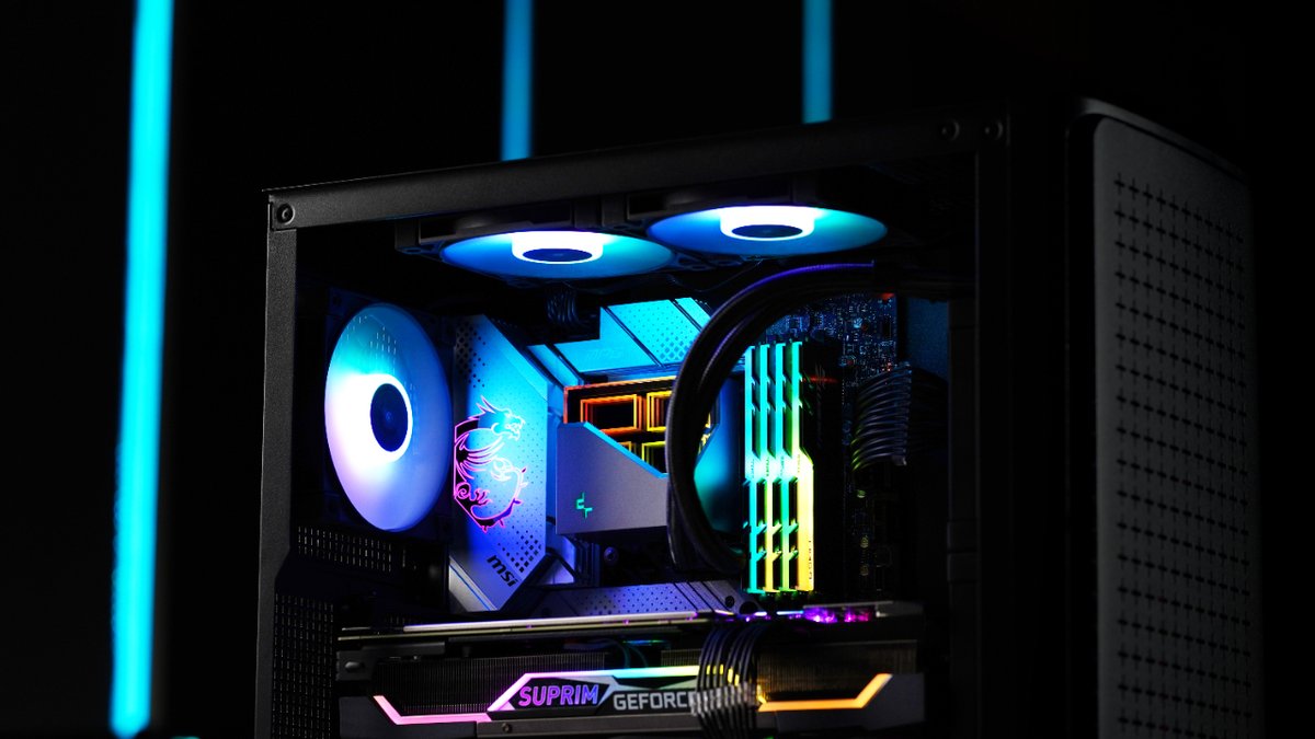 DeepCoolGermany's tweet photo. Das Richtige für Team-RGB oder? :)
Upcoming - unsere neue LT-Serie
#deepcool #pc #pcmasterrace #pcbuild #pcbuilds #setupgamer #gamingsetup #pcgamer #gamingpc #gaming #rgb #teamrgb https://t.co/8N7qLVwfq7