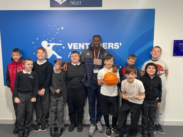 VenturersAc's tweet photo. @C4orCorey from @BristolFlyers  visited us yesterday as part of the @BSFound Ambassador Project. It was fantastic to see him again and we all enjoyed his inspiring assembly! #teammates #WhereEverythingsPossible @VenturersTrust #WorkHardBeKindHaveCourage 🏀 https://t.co/5VjDeVJyVC